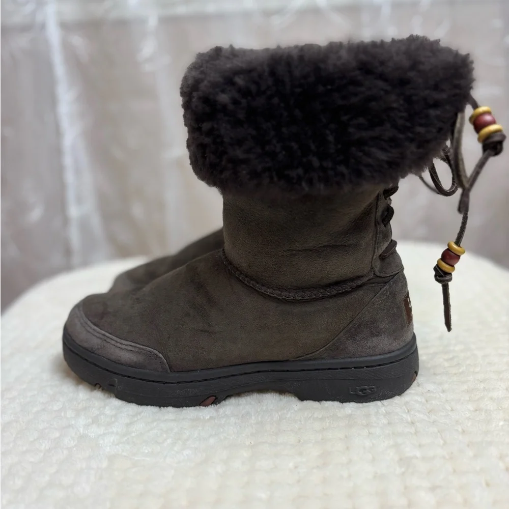 UGG warm stylish